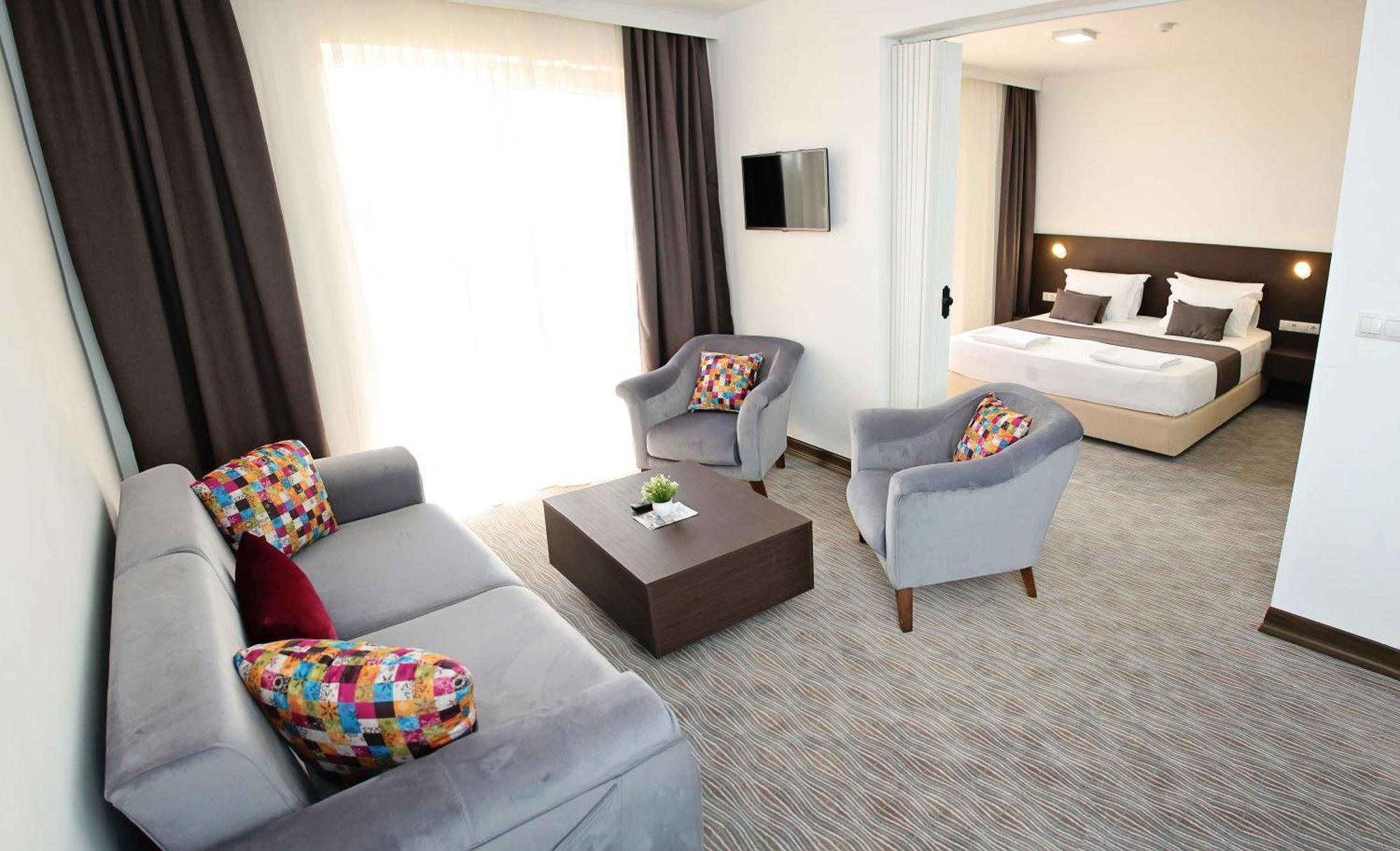 Bosphorus Hotel Αλέξινατς Εξωτερικό φωτογραφία