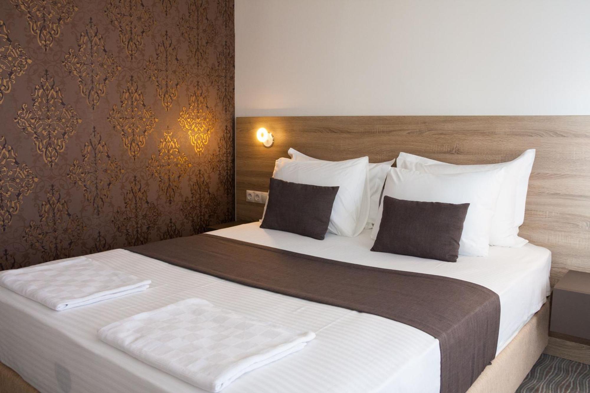 Bosphorus Hotel Αλέξινατς Εξωτερικό φωτογραφία