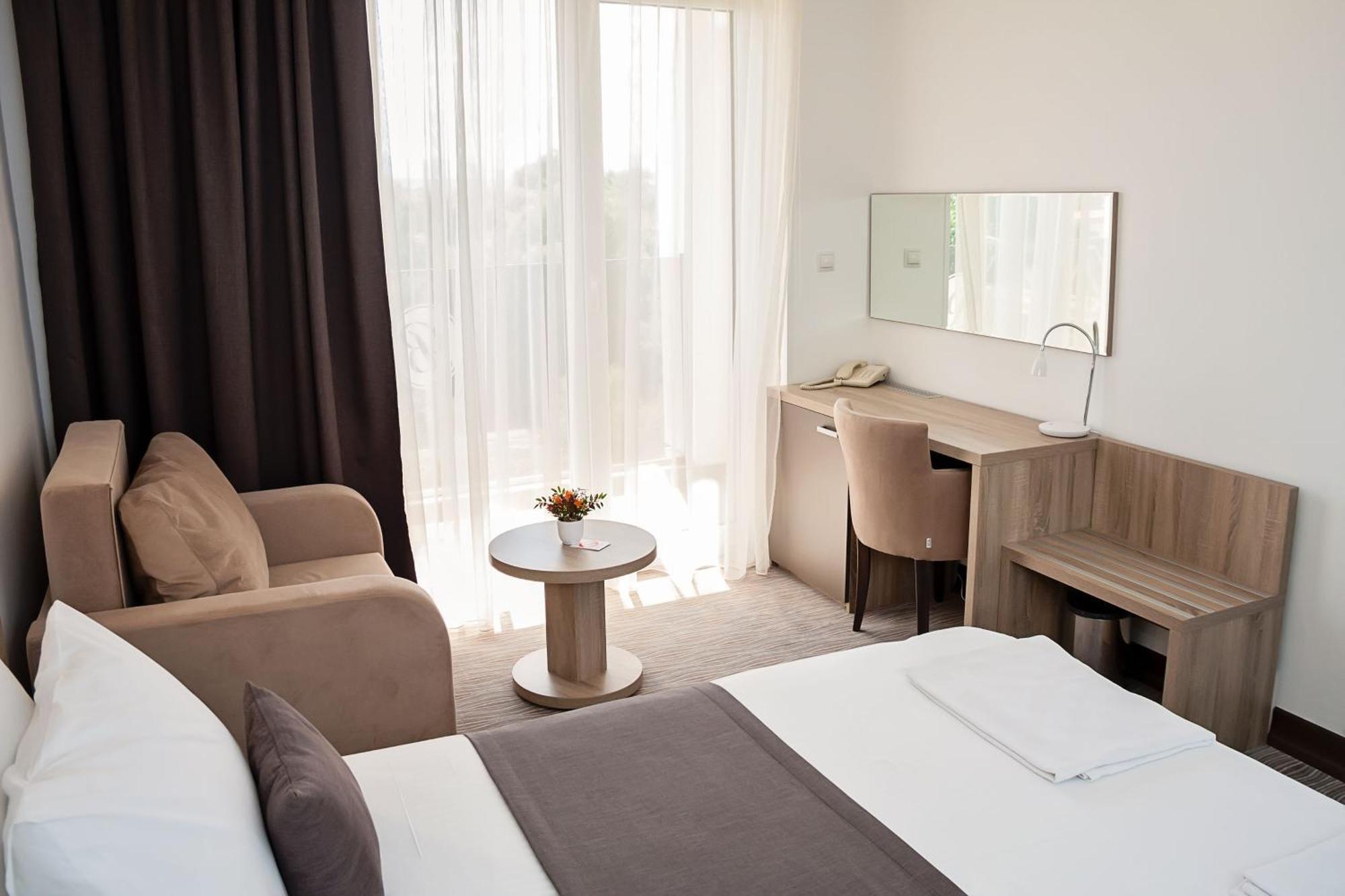 Bosphorus Hotel Αλέξινατς Εξωτερικό φωτογραφία