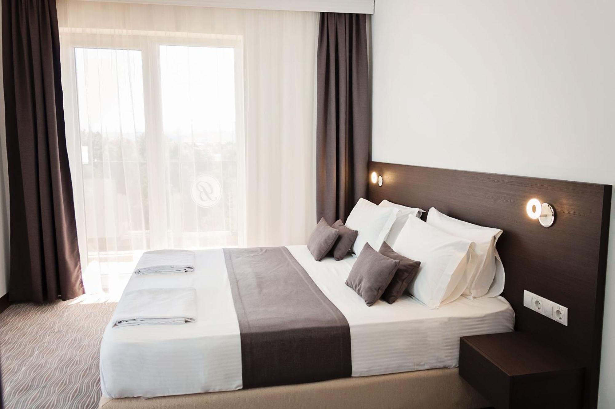Bosphorus Hotel Αλέξινατς Εξωτερικό φωτογραφία