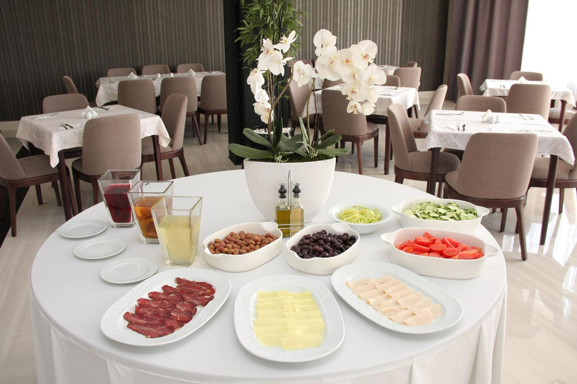 Bosphorus Hotel Αλέξινατς Εξωτερικό φωτογραφία