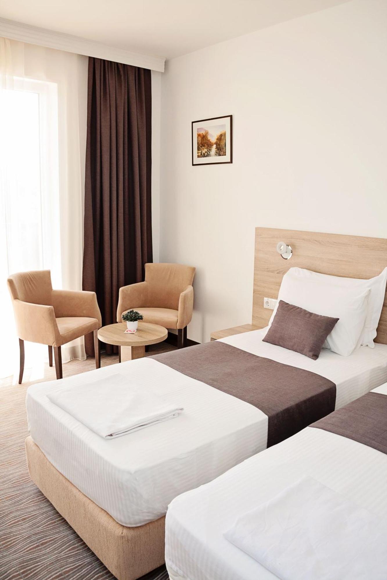 Bosphorus Hotel Αλέξινατς Εξωτερικό φωτογραφία