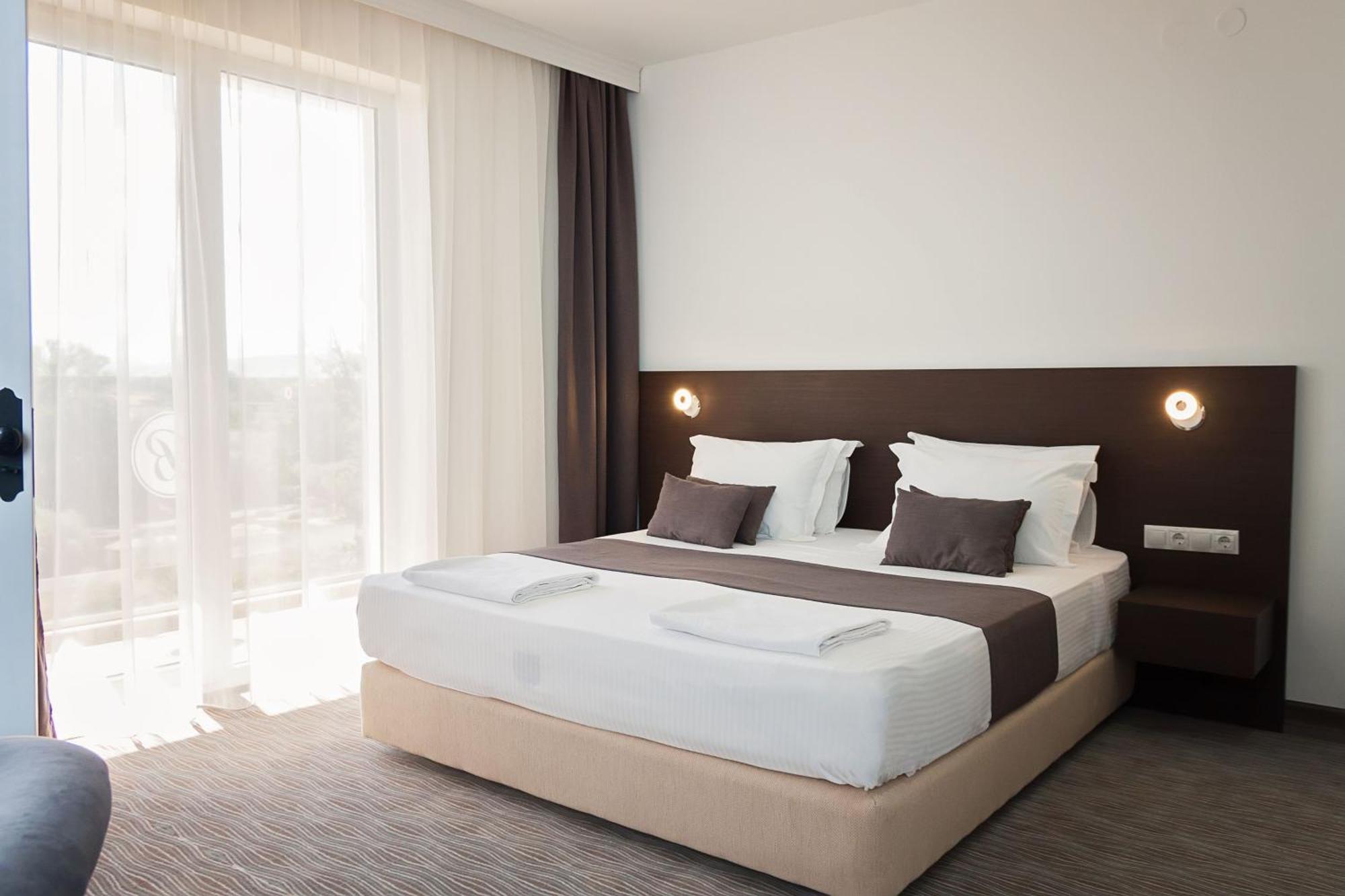 Bosphorus Hotel Αλέξινατς Εξωτερικό φωτογραφία