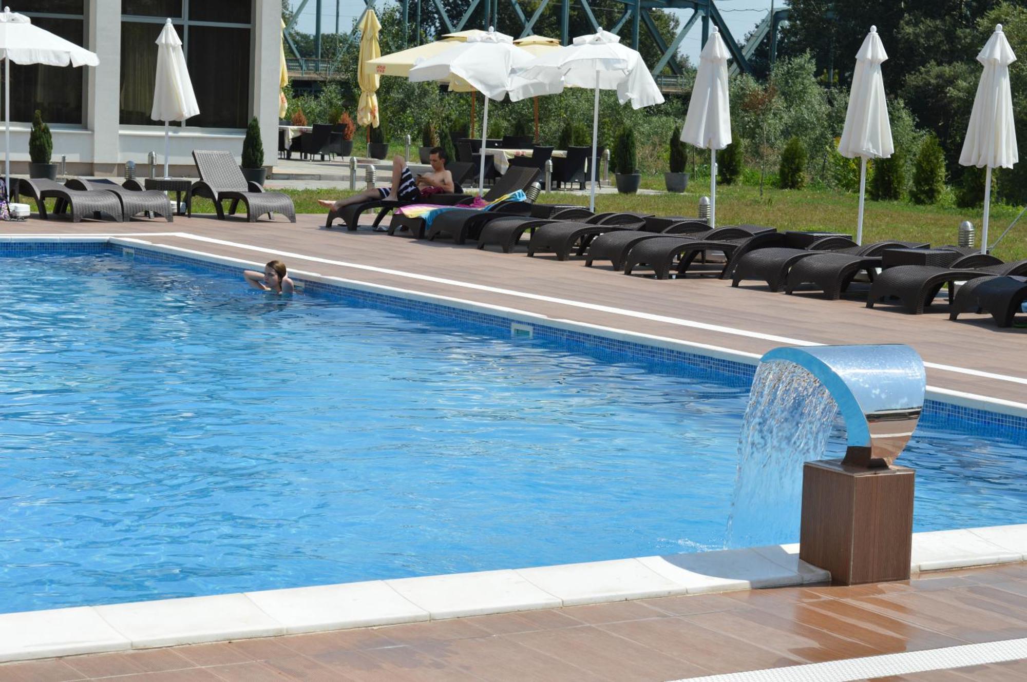 Bosphorus Hotel Αλέξινατς Εξωτερικό φωτογραφία